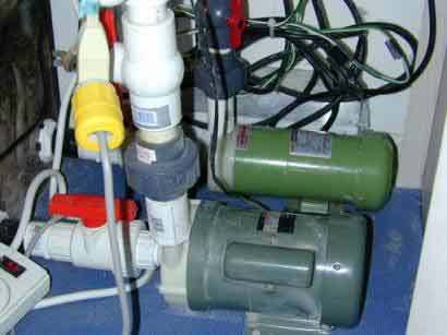 sump-pumps01.jpg (12k)